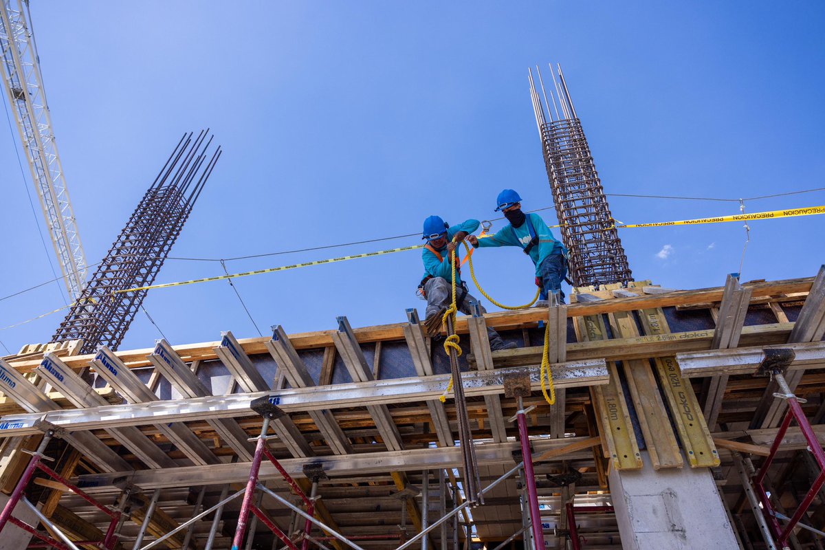 Constructora El Salvador tweet media