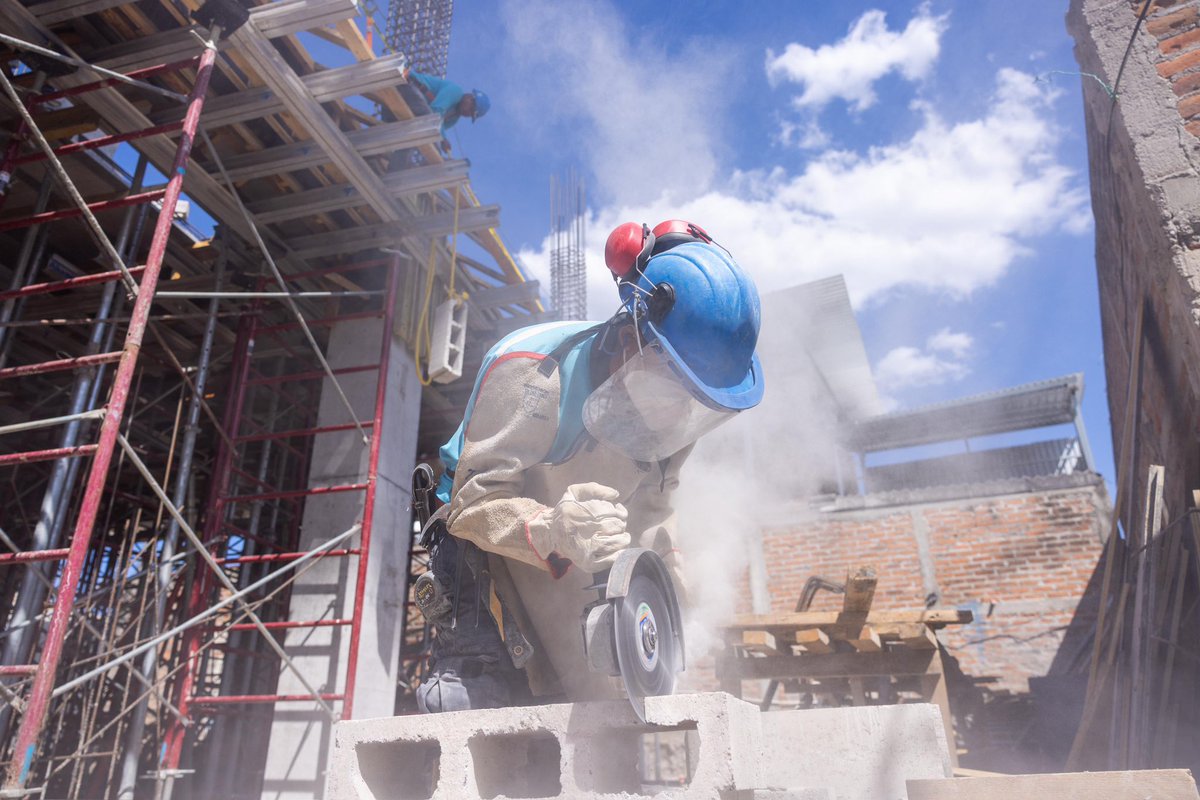 Constructora El Salvador tweet media