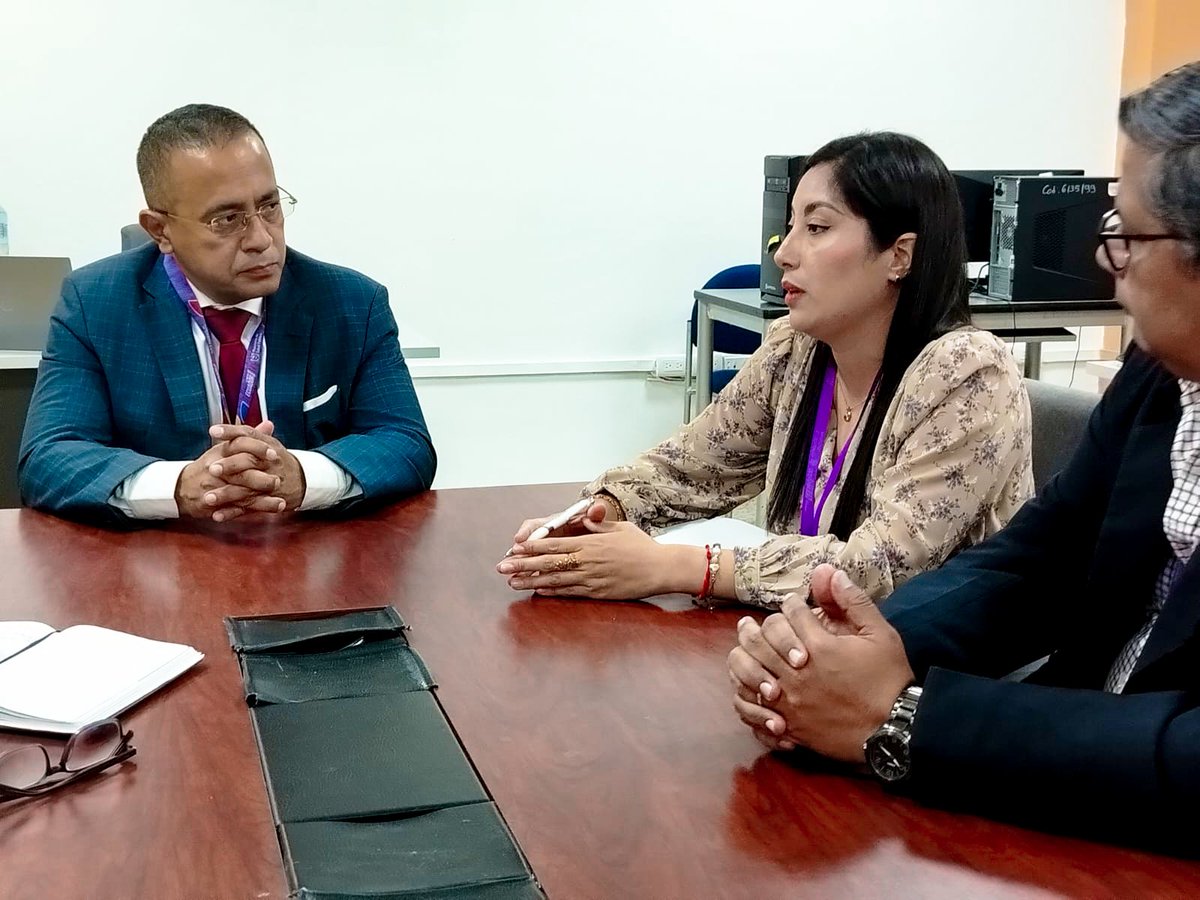 DPS_LosRios's tweet photo. #ElNuevoEcuador fortalece la articulación entre la Academia y el MSP

Con el objetivo de fortalecer la cooperación interinstitucional, el coordinador zonal, @JFGallardoL, mantuvo una mesa de trabajo con Patricio Barberán, coordinador de Vinculación de la Universidad de Guayaquil. https://t.co/J82pFG095C