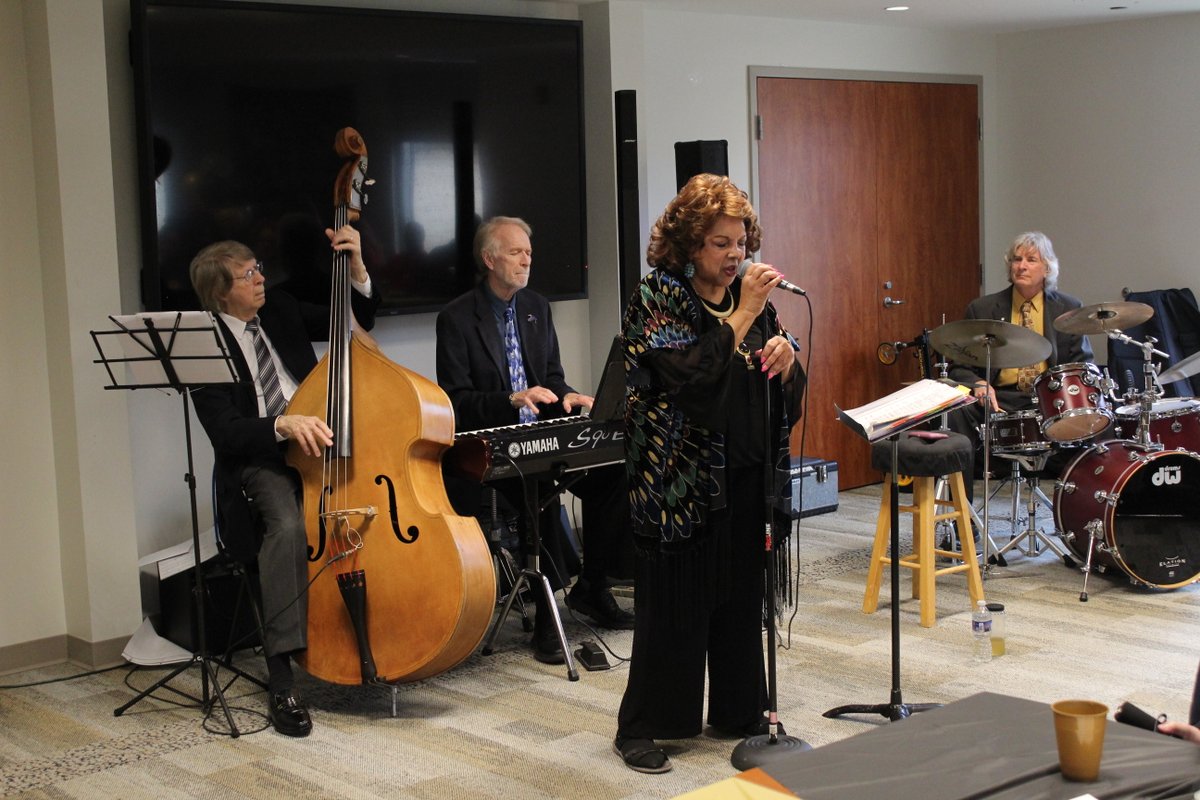 NorfolkPublicLibrary tweet media