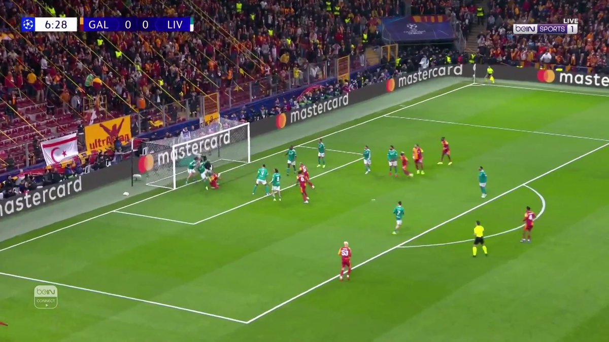 الماتش مشتعل منذ البداية. جالاتا سراي يسجل مبكرًا في شباك ليفربول 