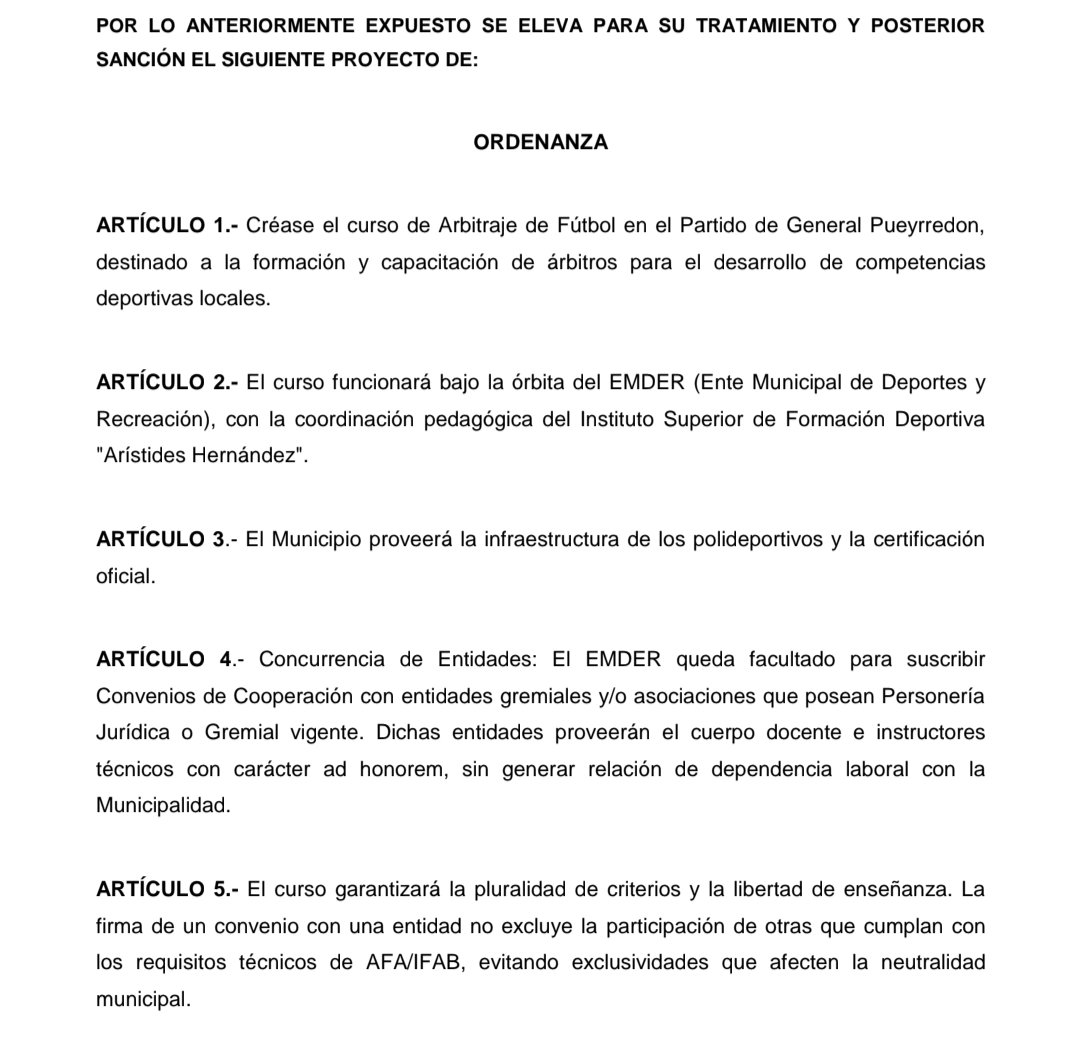 LauSpadavecchia's tweet photo. La concejal @lilianapiccolo1 presentó un proyecto para crear el Curso de Arbitraje de Fútbol en General Pueyrredon. Según indica el texto, buscan profesionalizar el deporte social y brindar una salida laboral gratuita a jóvenes con vocación deportiva en nuestra ciudad.

El trayecto formativo funcionaría bajo la órbita del EMDER y el Instituto "Arístides Hernández". Lo innovador es que no generará gastos extras al municipio, ya que las asociaciones arbitrales aportarían instructores ad honorem y se usarán los polideportivos barriales.

Además, se crearía un Registro Municipal de Árbitros y convenios de pasantías con la Liga Marplatense de Fútbol. Así, los egresados tendrán prioridad para trabajar en torneos oficiales y eventos organizados por la comuna.