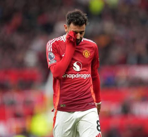 Modraj_X's tweet photo. 🚨 عاجل: خبر سيئ لجماهير Manchester United، حيث إن قائد الفريق Bruno Fernandes لن يسافر مع الفريق.

سيقوم بالتدرب بشكل فردي في المنزل مع بعض لاعبي يونايتد الآخرين، إذ لا توجد مباراة لهم حتى نهاية الأسبوع لأنهم….. إظهار المزيد https://t.co/0oAXWrI52s
