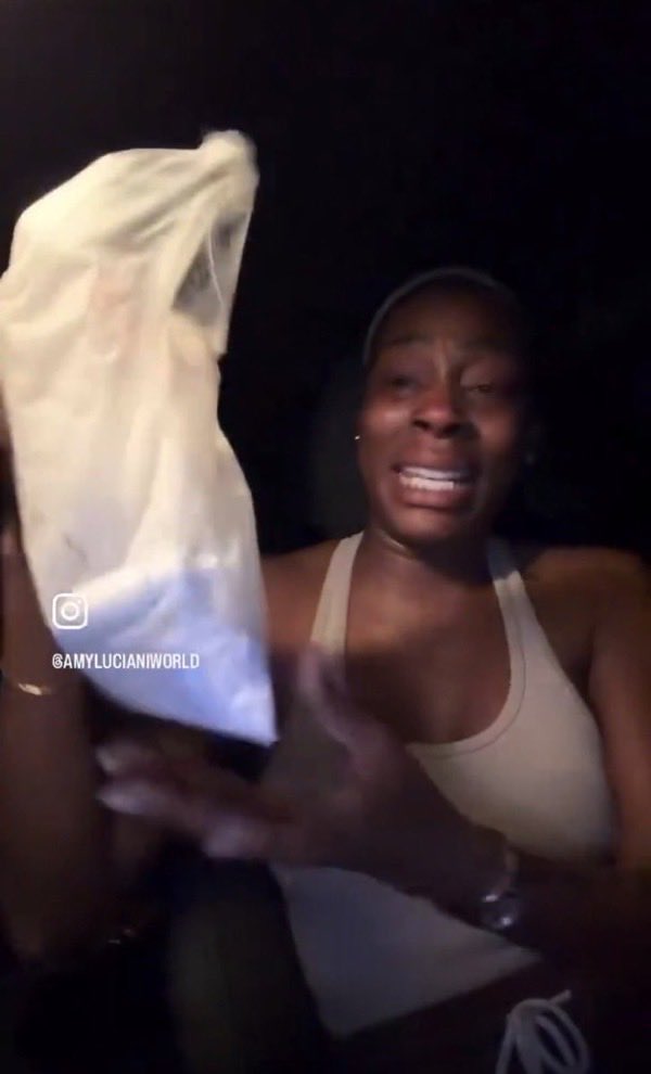 Zoe Way 1111 or No Way tweet media