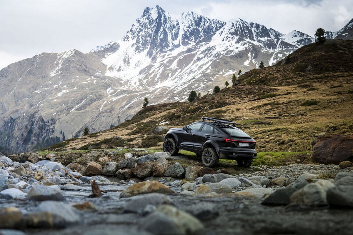 Audi Bend tweet media