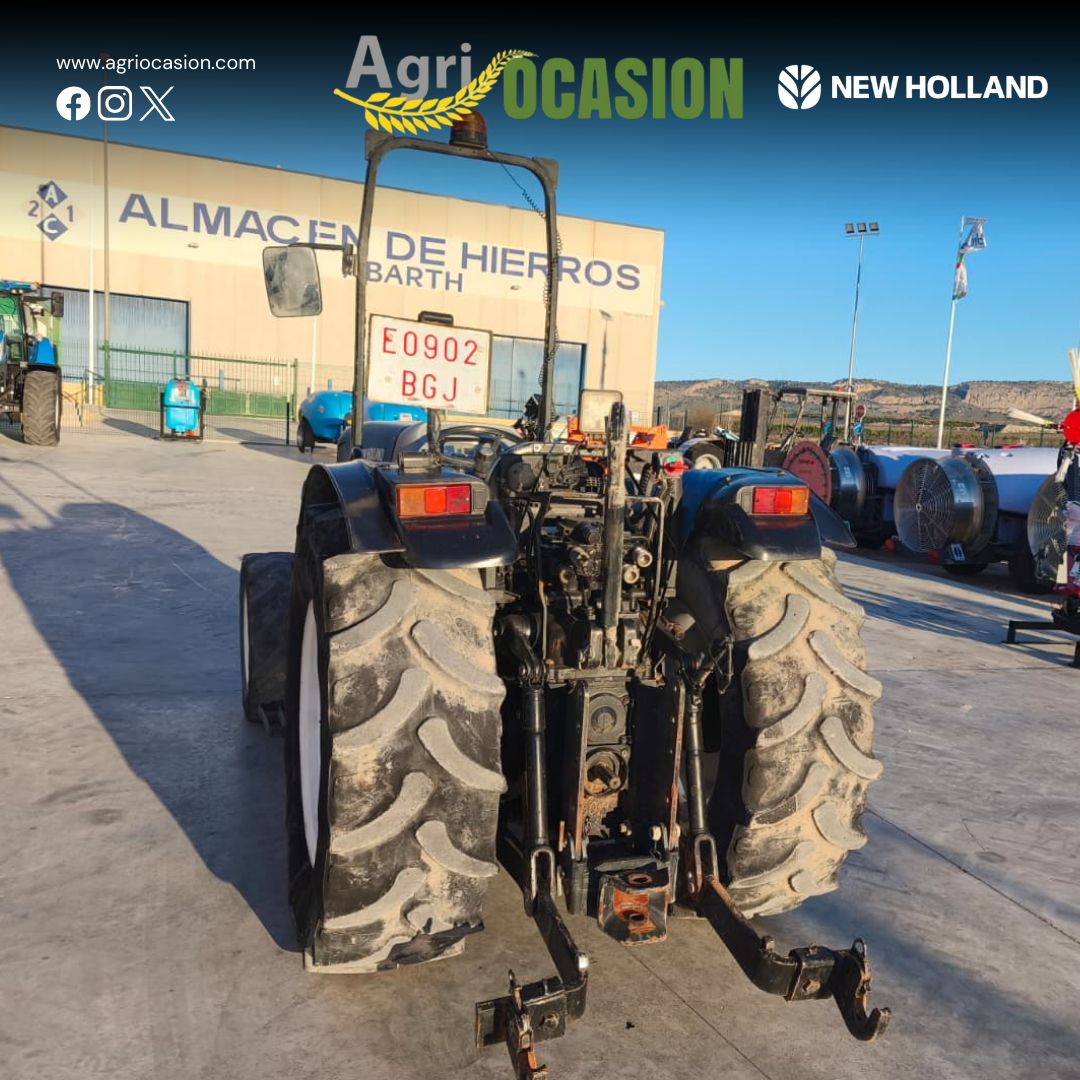 agriocasion's tweet image. @SaGrupobuitrago vende tractor agrícola New Holland modelo T4.85N

✅ Buen estado
🏷️ Precio: 20.000€ (IVA no incluido)
➡️ Más información en agriocasion.com/tractores-agri…

#Tractor #newholland #MaquinariaOcasion #MaquinariaAgrícola #murcia #Agriocasion #Ocasión #OcasiónAgrícola