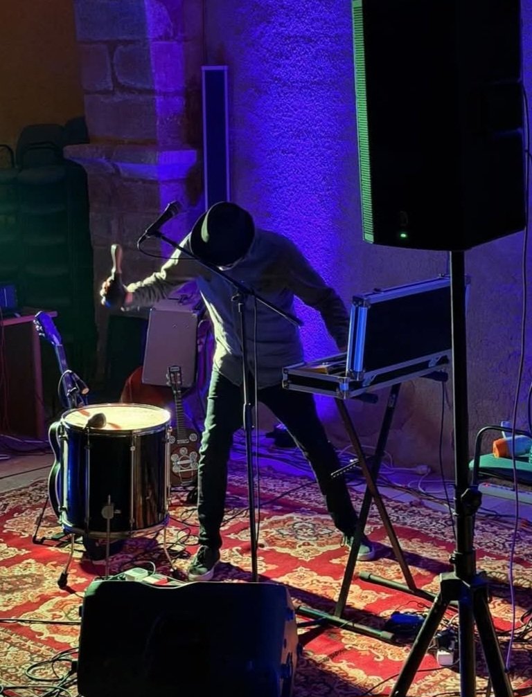causticrolldave's tweet photo. Caustic Roll Dave live https://t.co/n41yeybwlk