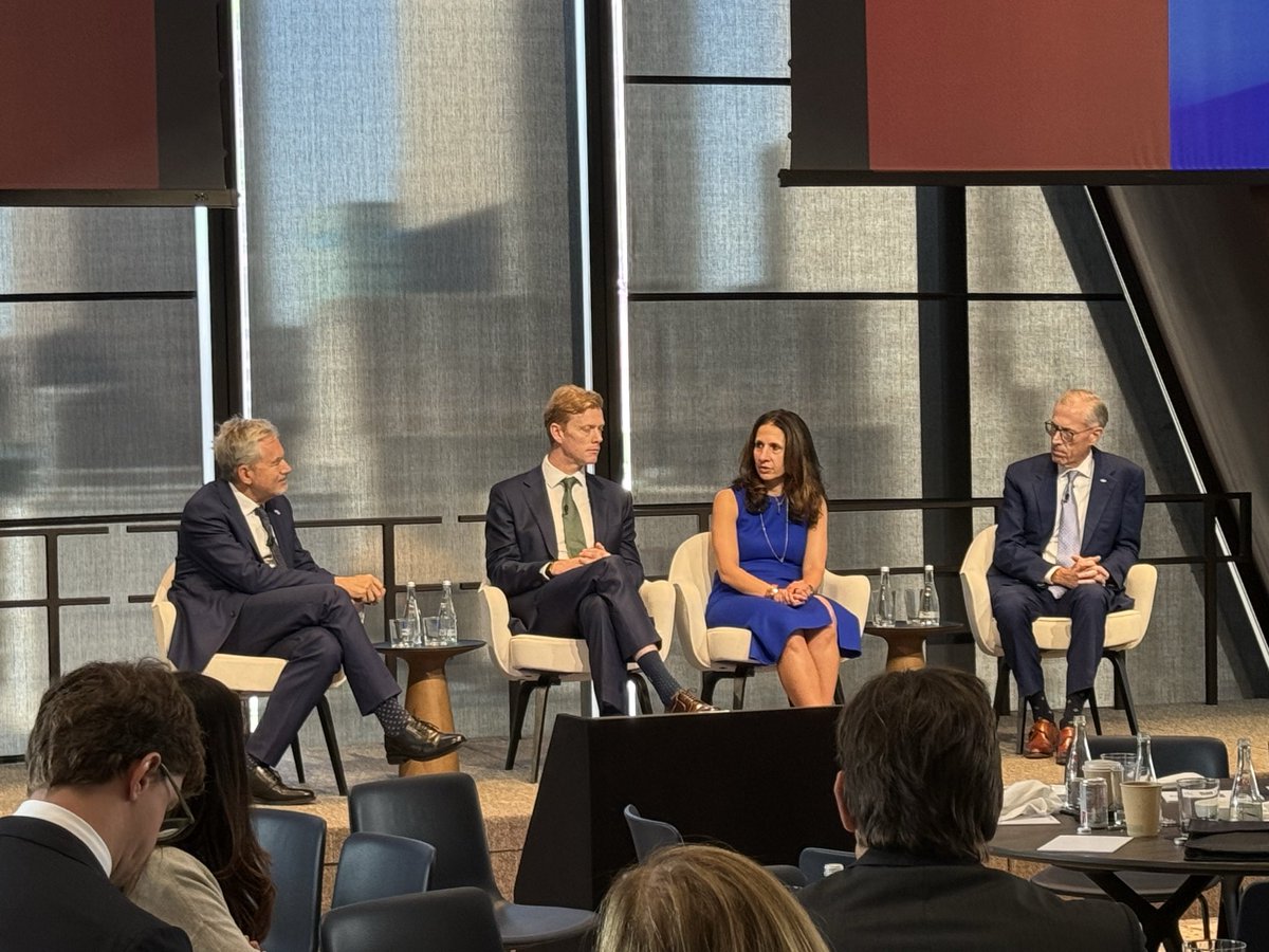 El gran <a href="/martinvars/">Martin Varsavsky</a> dirge el panel 
“Conversacion con CEO globales sobre el momento estrategico de Argentina”
#ARGENTINAWEEK