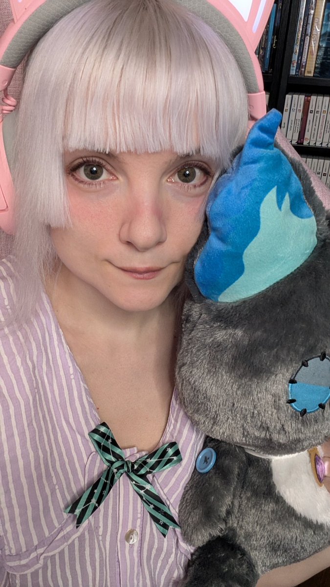 Stream Friday! Let's continue with another creepy cute game - Fran Bow!

Now live @ twitch.tv/misasoupen

#twitch #franbow #streamergirl #gaming