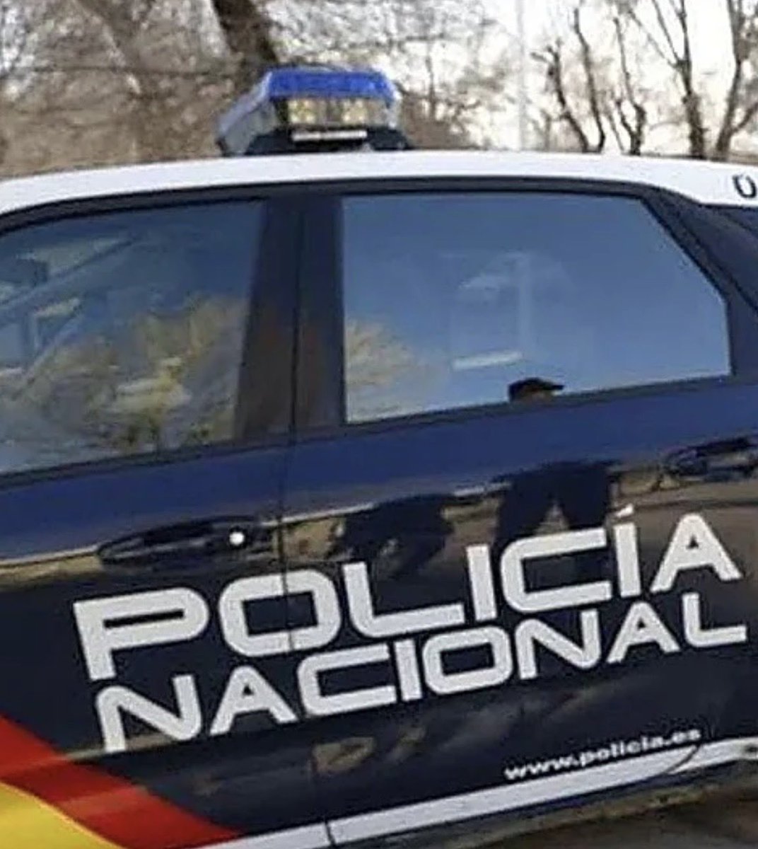 contrastado's tweet image. Un nigeriano le da una paliza y le clava un cuchillo en la cabeza a un hombre de 36años cuando este lo pilló robando dentro de su coche en Málaga
Operado a vida o muerte le extrajeron una hoja de 7cm que le había atravesado el cráneo.
Fue detenido en el autobús robando un móvil🤦‍♂️