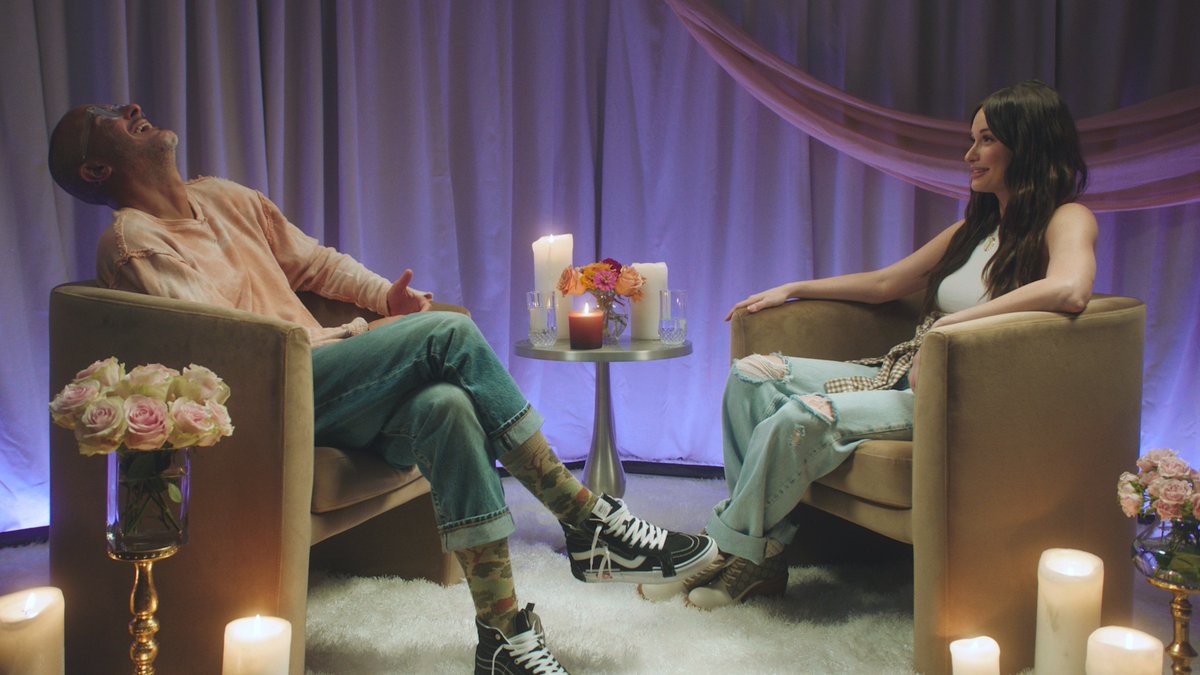 wecountrymusic's tweet image. Kacey Musgraves (@KaceyMusgraves) will be on the Zane Lowe Show tomorrow at 9am PT. 🍑music.apple.com/us/station/app…