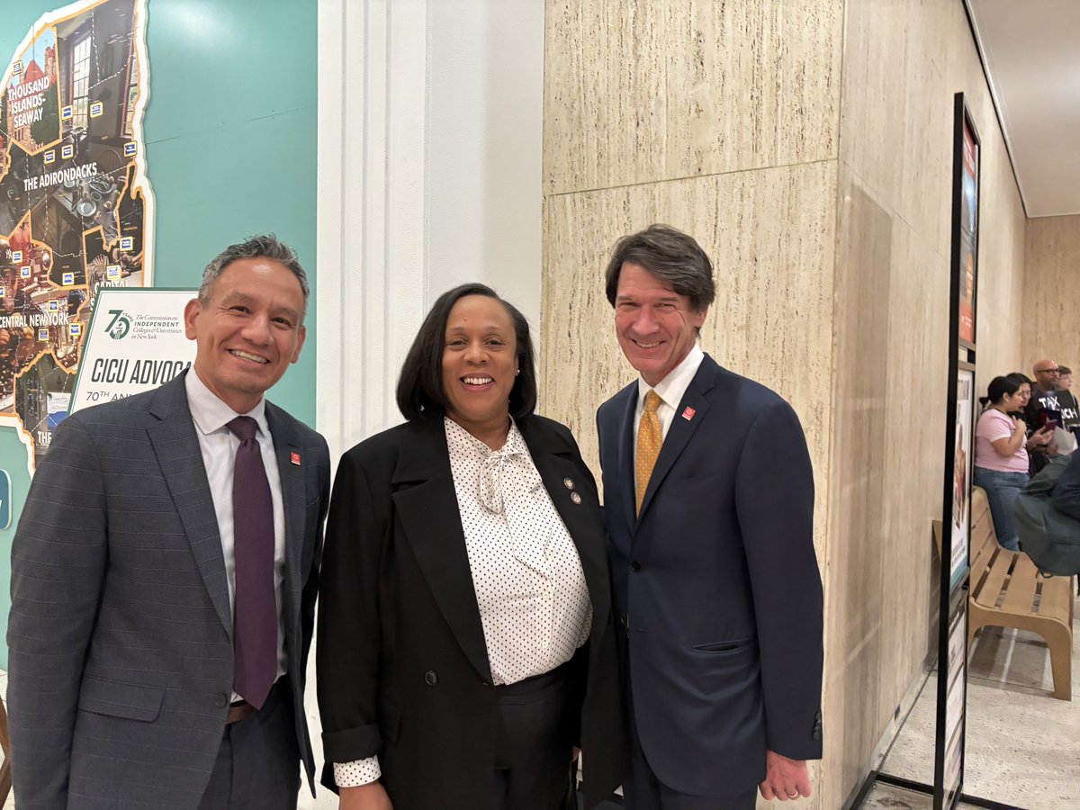 LaGuardiaCC's tweet photo. Thank you Assembly Higher Education Chair @AliciaHyndman for all the work and advocacy you do for #CUNY and higher education across NYS. https://t.co/rMQvWxPwee
