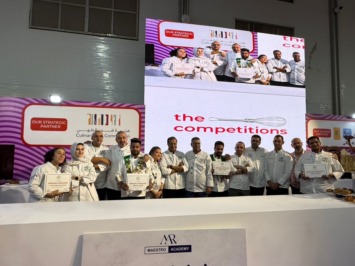 chefscarnival's tweet photo. مشاركة نادي كرنفال الطهاة في مسابقات هوريكا،
ضمن Salon du Chocolat &amp; de la Pâtisserie – Has a Marshall،
وكذلك المشاركة في مسابقة هوريكا  والطبخ الساخن.
مشاركة نفخر بها تعكس شغف الطهاة وروح الإبداع والتميز تحت إشراف النادي.
كل التوفيق للمشاركين، والقادم أجمل بإذن الله." https://t.co/XoScVYL111