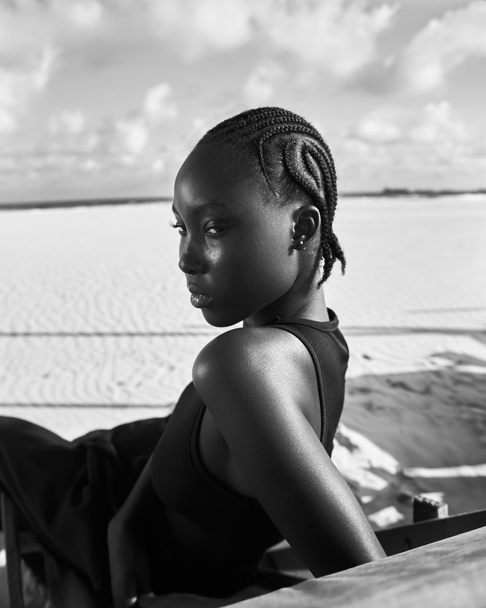 GLAMOUR & GRAY IS LIVE tweet media