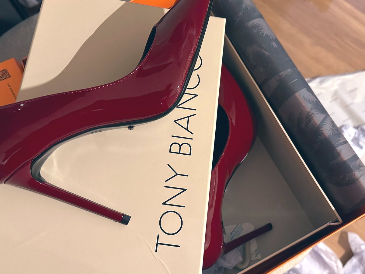 Lovely lady tweet media