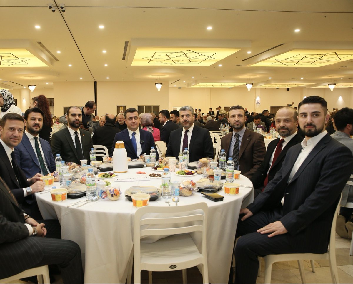 s_arslanargun's tweet photo. AK Parti Sincan İlçe Başkanlığımız tarafından düzenlenen “Vefa İftarı” davetinde teşkilat mensuplarımızla bir araya gelerek hasret giderdik.
Sincan teşkilatımıza çalışmalarında başarılar diliyorum. https://t.co/tAu47O04od