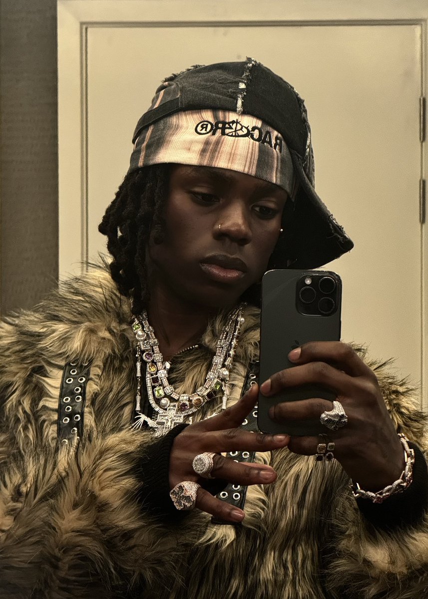 Repost if you fok with Rema. 🦇