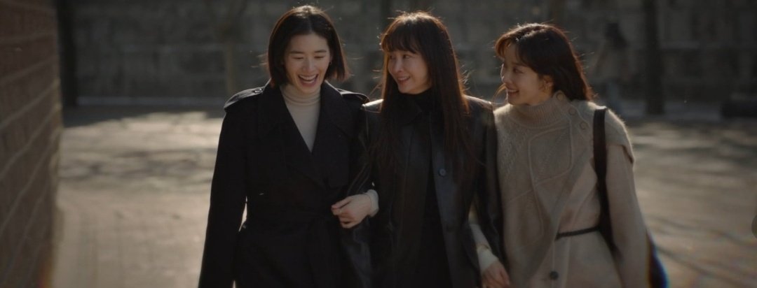 final açık bitsede bu dizi gerçekten favlarimdan oldu KIZLARIMI COK ÖZLECEM 😭 ayrıca en 2026 yılın en iyi ostlara sahip dizi şimdilik...bitti...