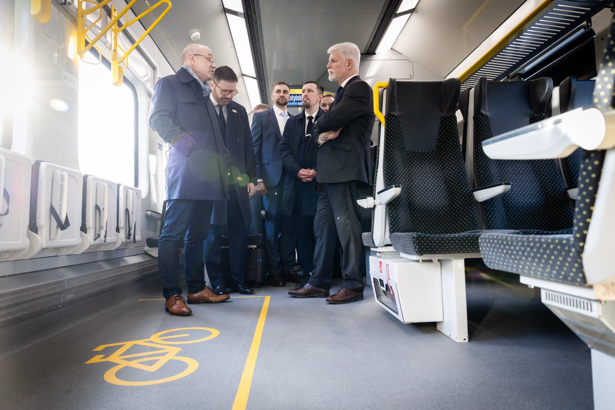 Součástí zahraničních cest nejsou jen jednání se státníky, ale i setkání s podnikateli. Zástupce našich firem ostatně bereme na většinu státních návštěv, protože osobní schůzky jsou pro navázání kontaktů zkrátka nejlepší. 

Na česko-lotyšském podnikatelském fóru v Rize jsme dnes