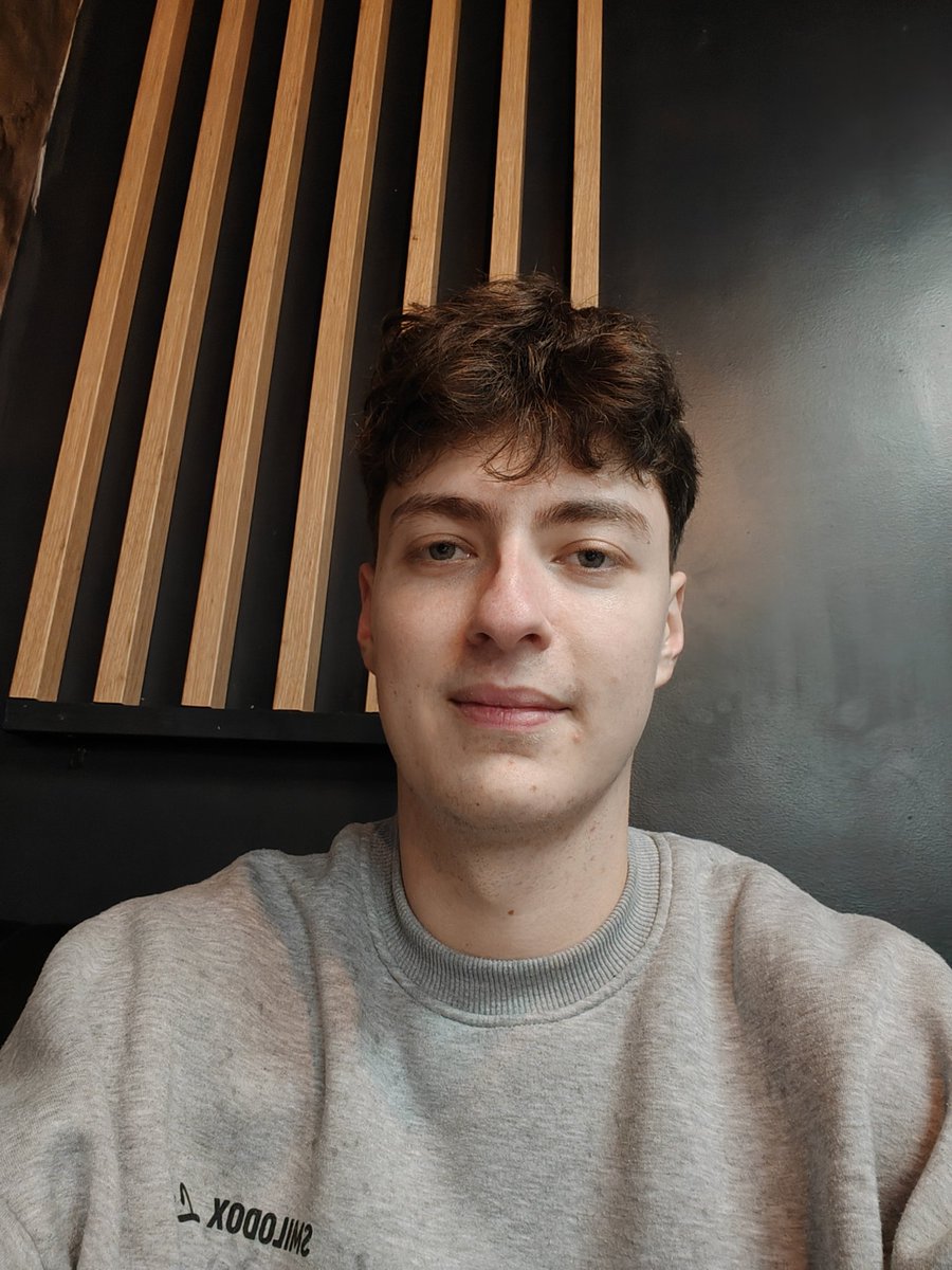 Hugoetwale tweet media