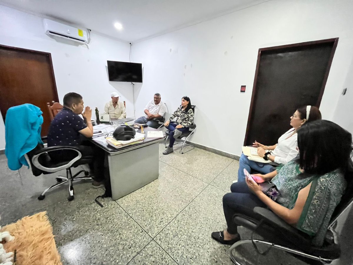 El Alcalde Alexander Mireles sostuvo una reunión con la Comisión Especial del Consejo Legislativo del Estado Cojedes (CLEBC) para estudiar la delicada situación de los jóvenes y adolescentes que no cuentan con una casa de abrigo en la entidad.