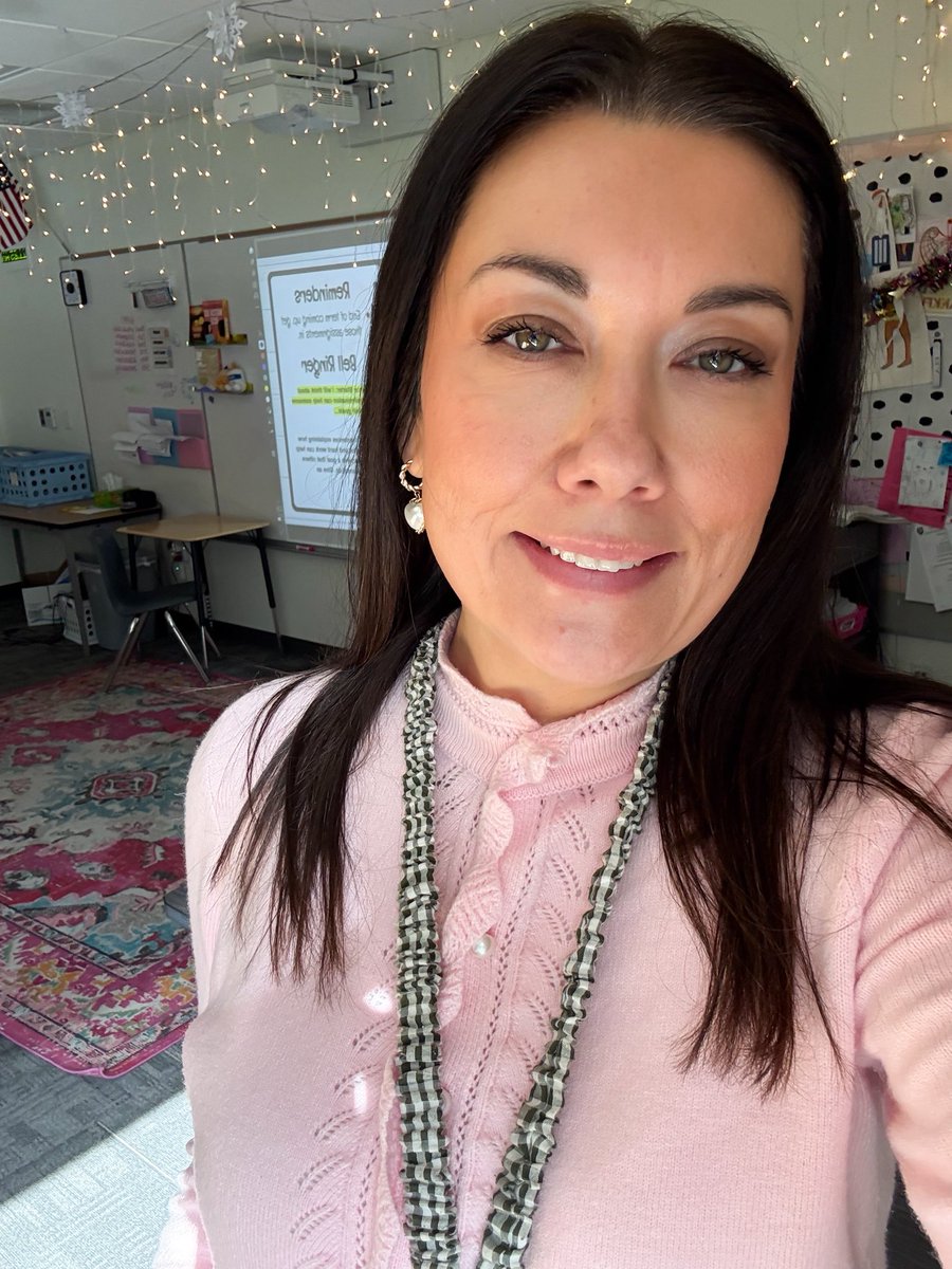 Tracy 🍎✏️🌊🌲 tweet media