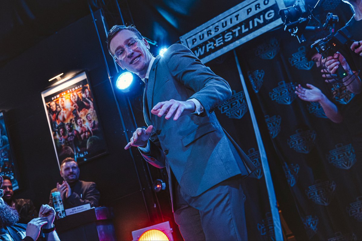 SO CATCH by Hal tweet media