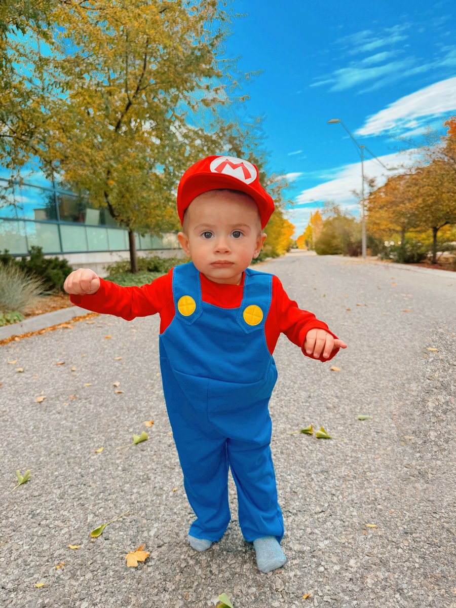 Halloween Costumes tweet media