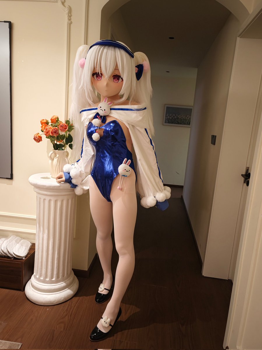 Talkie44's tweet photo. 拉菲兔兔很高兴为你服务~#kigurumi https://t.co/eArtumLZNR