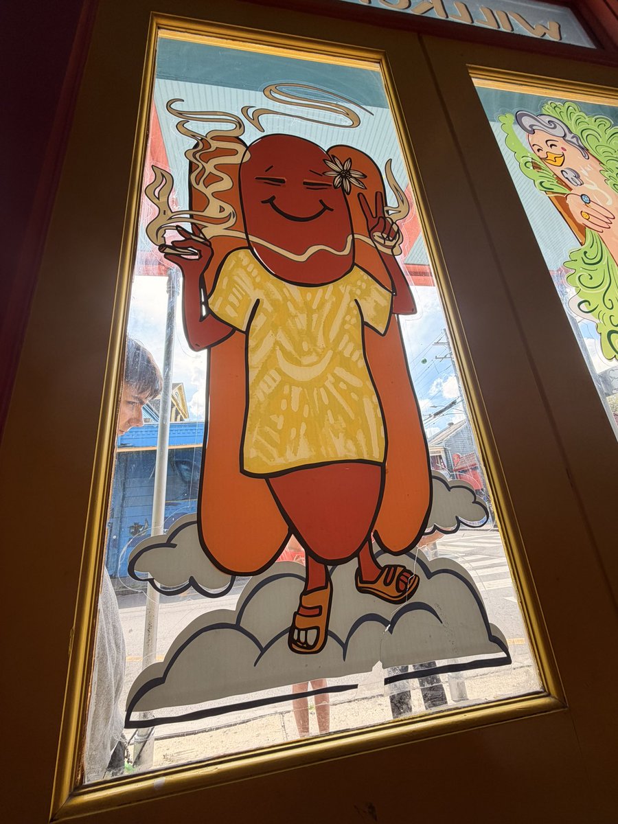 crappiedoc's tweet photo. A New Orleans institution
#datdog https://t.co/P8dP0dkKzd