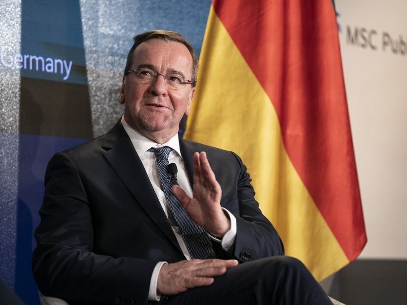 L'Allemagne va transférer 35 missiles Patriot à Kiev dans les semaines à venir -Le ministre allemand de la Défense, Boris Pistorius 

Zelensky en voulait plus, mais avec l'accent mis sur le Moyen-Orient, il n'obtient qu'une petite fraction.