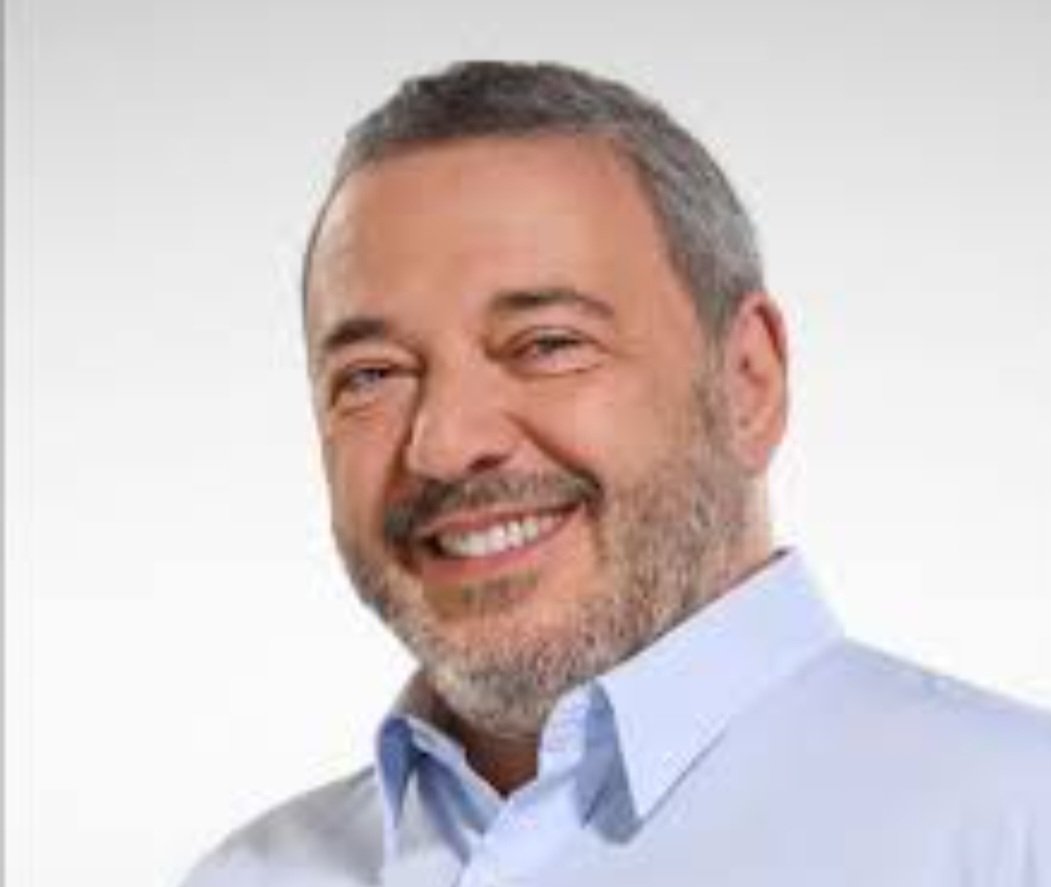 ElColomondrio's tweet photo. 3 DIAS, 3 DIAS!!! ESTAN DE PARO??? Emilio Romero entre Agraciada e India Muerta. LES PAGAMOS EL SUELDO, TERRIBLE SUELDO!!! CON MIL BENEFICIOS LA CONCHA DE LA MAD.... SI DEPENDIERA DE MI LOS HECHO A TODOS SR @Mario_Bergara  por suerte en las que viene no ganan con una heladera. https://t.co/js3cGHMpdh