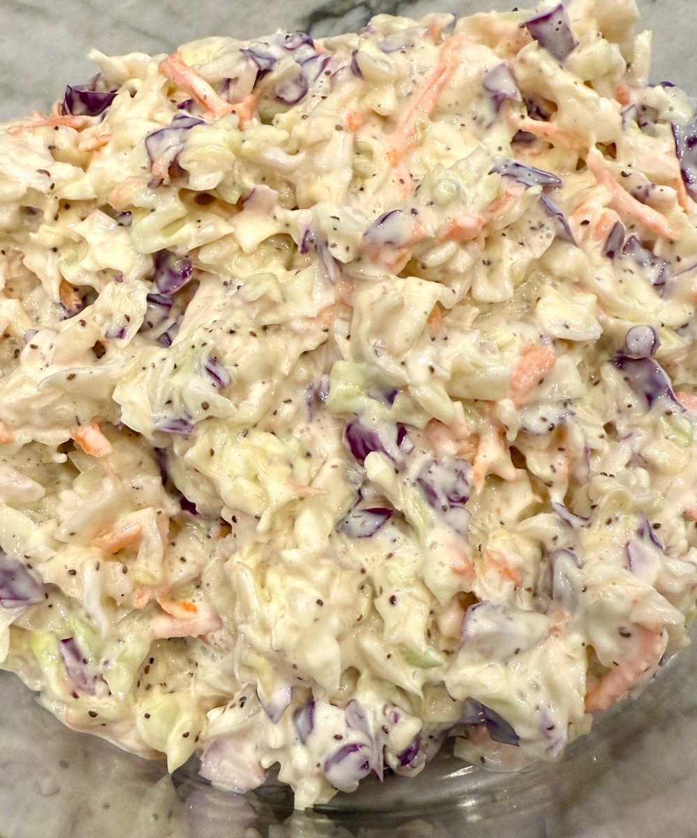 Have you ever had a picnic or cookout without coleslaw?
.
cooksavorcelebrate.com/creamy-colesla…
.
#picnic #cookout