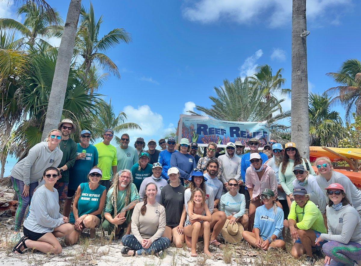 👏 Congrats to <a href="/reefrelief/">Reef Relief</a> &amp; partners! 🎉🌊

🐟During the 2nd Annual Key West National Wildlife Refuge Rodeo on March 9, 37 volunteers removed 4,890 lbs of marine debris from Woman Key! 👏