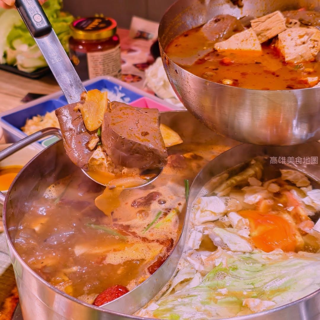 Truth of life: nothing a bite of chocolate cakecan't fix; if one can't, take two。energy-boosting！🏑