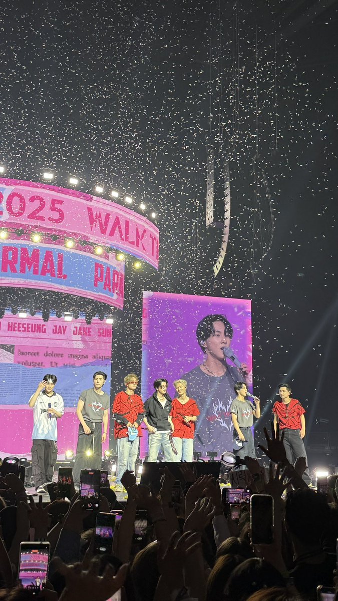 katherine⁷ メ𝟶 saw skz & enha ⋆. 𐙚 tweet media