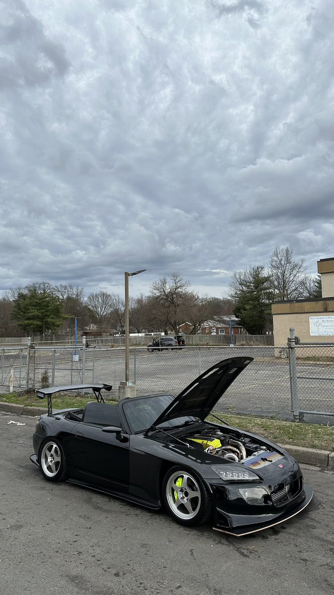 tacoboutpics's tweet photo. good weather is back https://t.co/zlW5oEB6SA