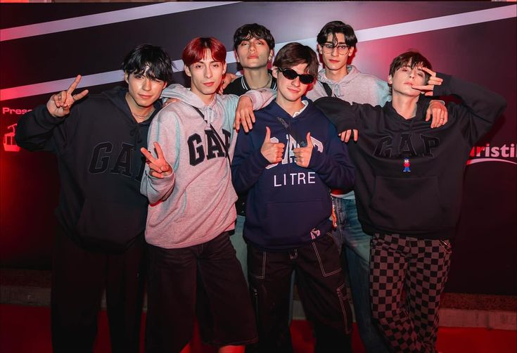 Mon🌺 | hwai tweet media