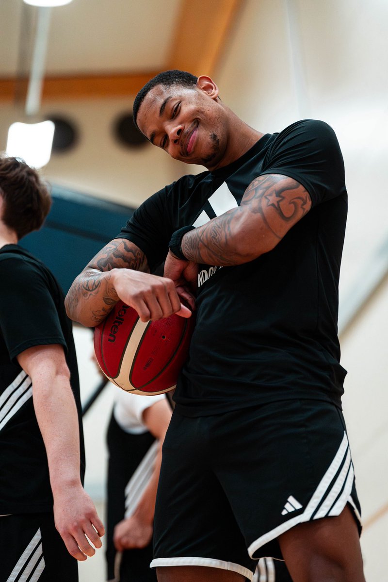 London Lions Basketball tweet media