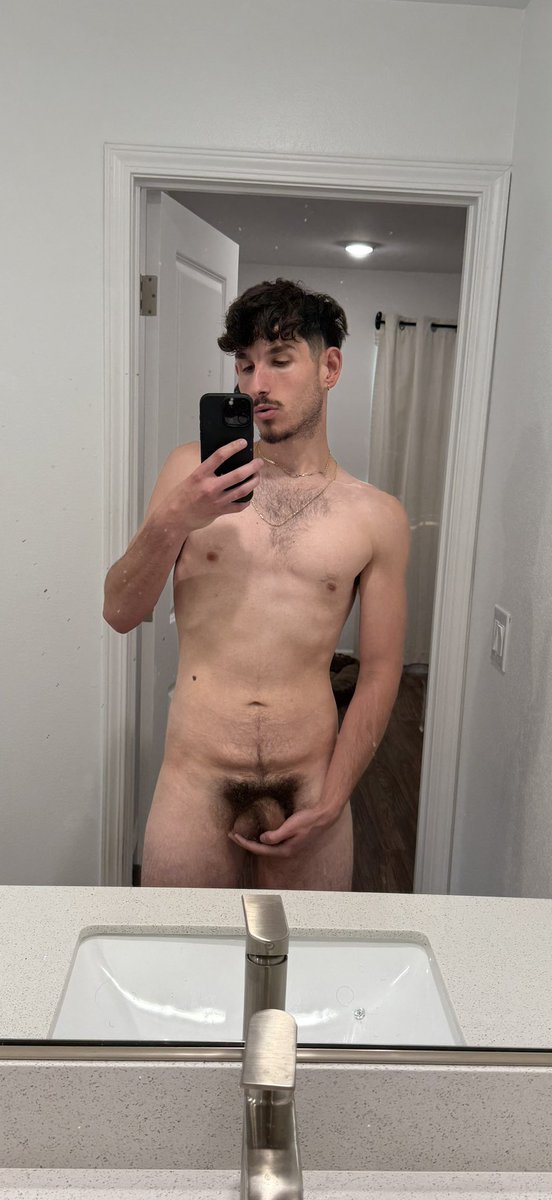 simpunderrated0 tweet media