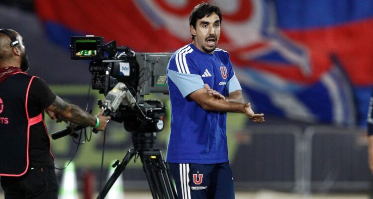 BIO BIO: La U se queda sin DT: Francisco Meneghini deja la banca del cuadro azul.

El entrenador del cuadro ‘azul’ dejó su cargo esta jornada, según pudo confirmar Bío Bío Deportes.

A las 16 horas hay reunión de directorio telemática, donde se espera que se oficialice la noticia