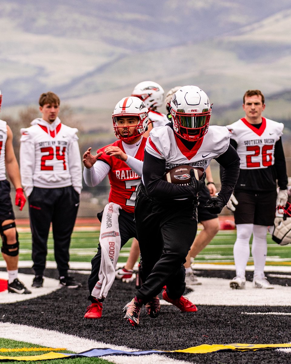SOU_Football's tweet photo. HEY… FOOTBALL IS BACK IN ASHLAND‼️

#WE / #UpTheMO https://t.co/vpRv5d31Wc