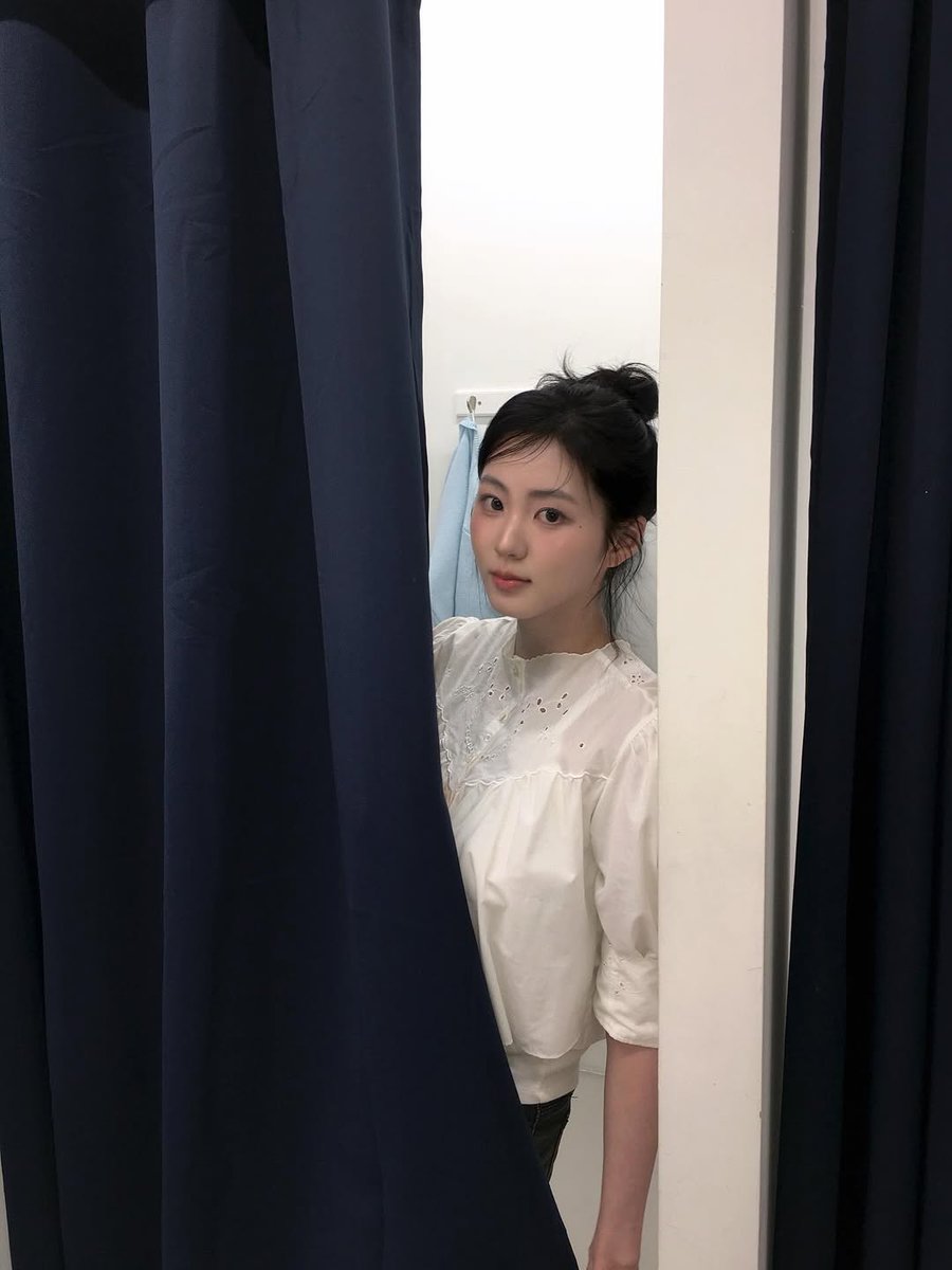 𝑷𝑶𝑽  ：you went in for one specific thing and ended up trying on the entire store 😅 i wasn’t even looking for a new blouse, but then i saw the e͟m͟b͟r͟o͟i͟d͟e͟r͟y͟ and . . . ݁well, you know how it goes 𝜗ৎ should this officially join the wardrobe rotation ❓