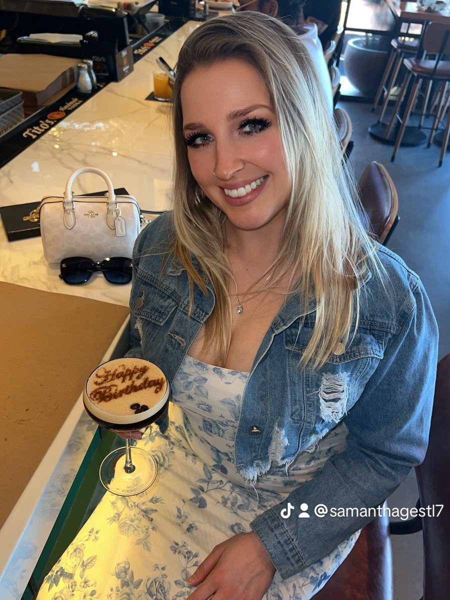 samicheer7's tweet photo. 𝓣𝔀𝓮𝓷𝓽𝔂-𝓐𝓣𝓔 🍸 https://t.co/W2D0azwGn7