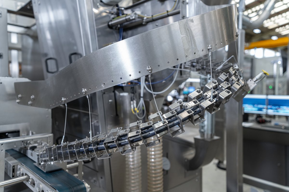 KronesAG's tweet image. Our favourite kind of cascade! 🌊

If you change a letter you will get the real name of this part of our machine! 😉

⬇️Tell us if you got it!⬇️

#Krones #KronesAG