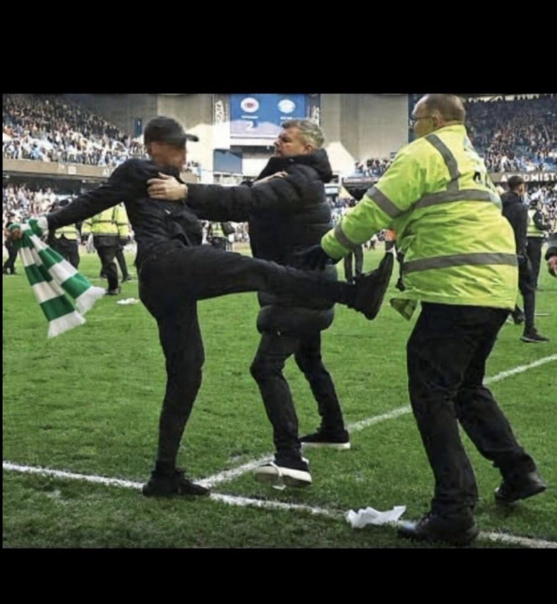 FollowFollow.com News tweet media