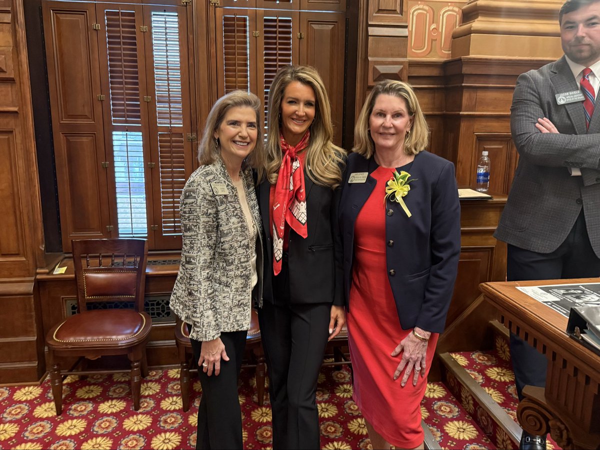 Kelly Loeffler tweet media