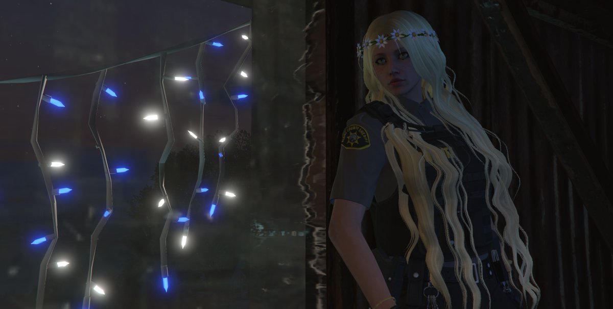 One Smol Bumble tweet media