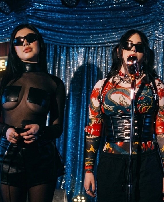 Mont Pantoja &amp; Steff Loaiza 

En su colaboración musical "Enfocada"