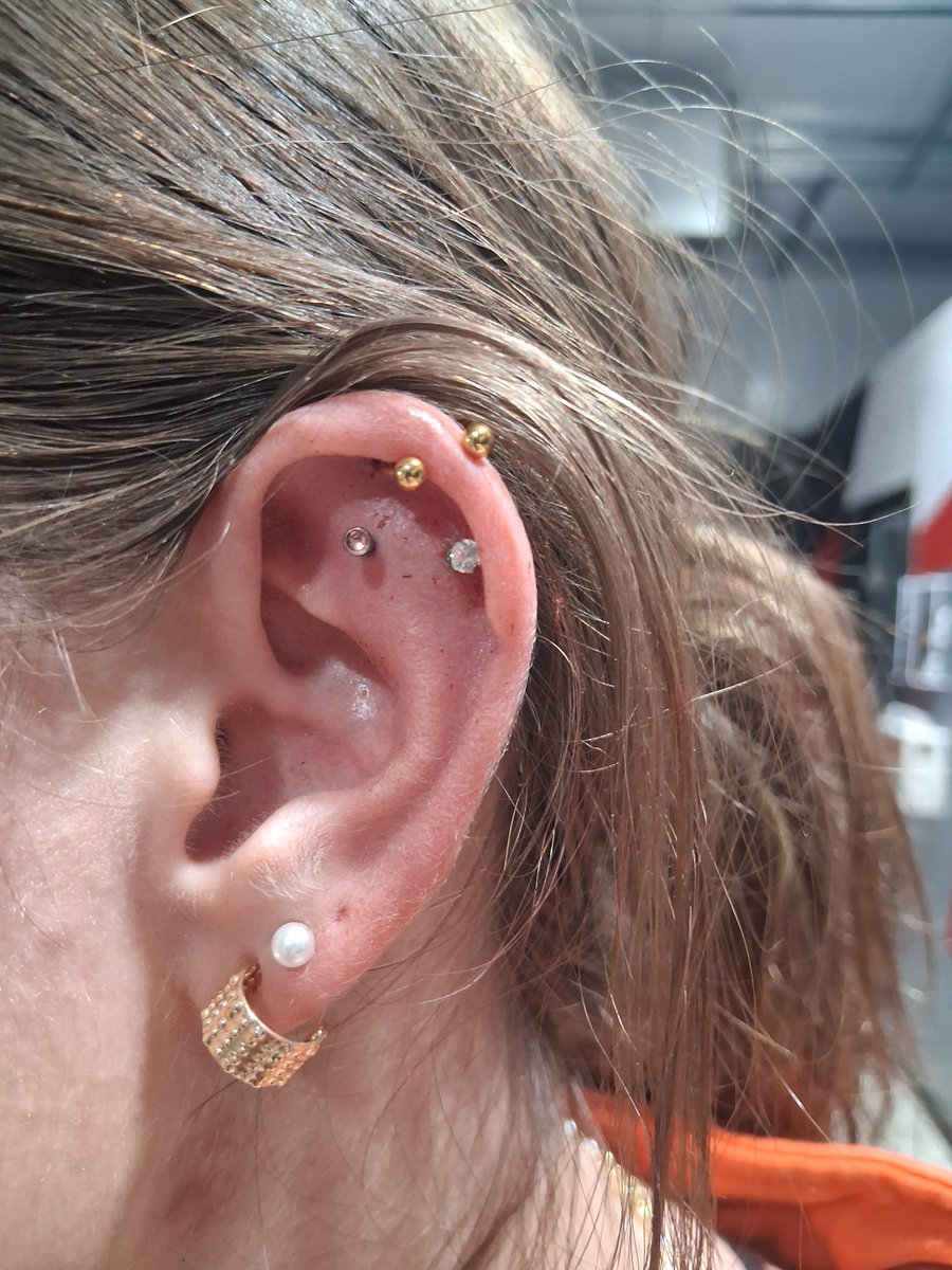 XpressionsTatts's tweet photo. A #flatpiercing and a #upperhelix #piercing on a customer that turned out phenomenal!

Done by @kgrammer75 to the client, nice and clean piercings Klay!

#Xpressions #piercer https://t.co/lvxBuJov4V